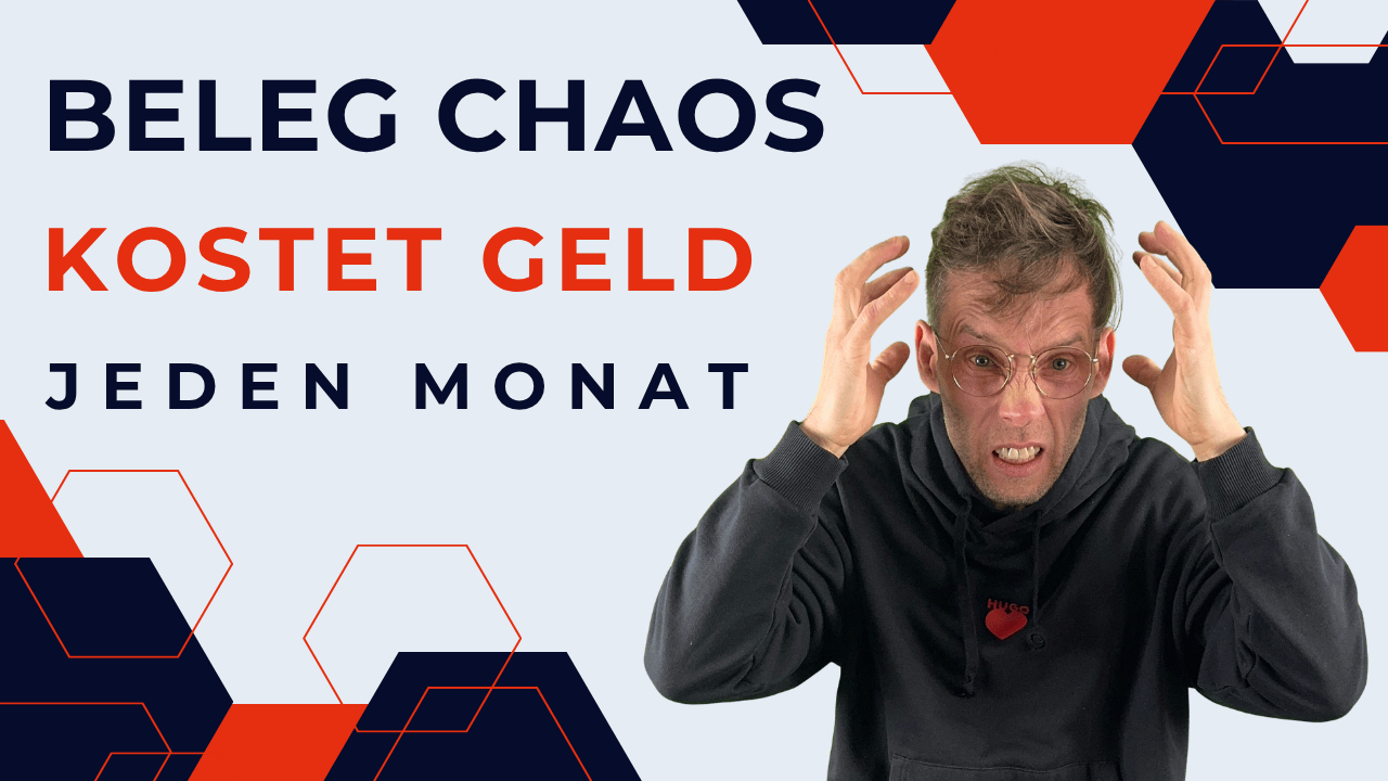 Henry mit angespanntem Gesichtsausdruck und erhobenen Händen neben dem Text „Belegchaos kostet Geld, jeden Monat“.